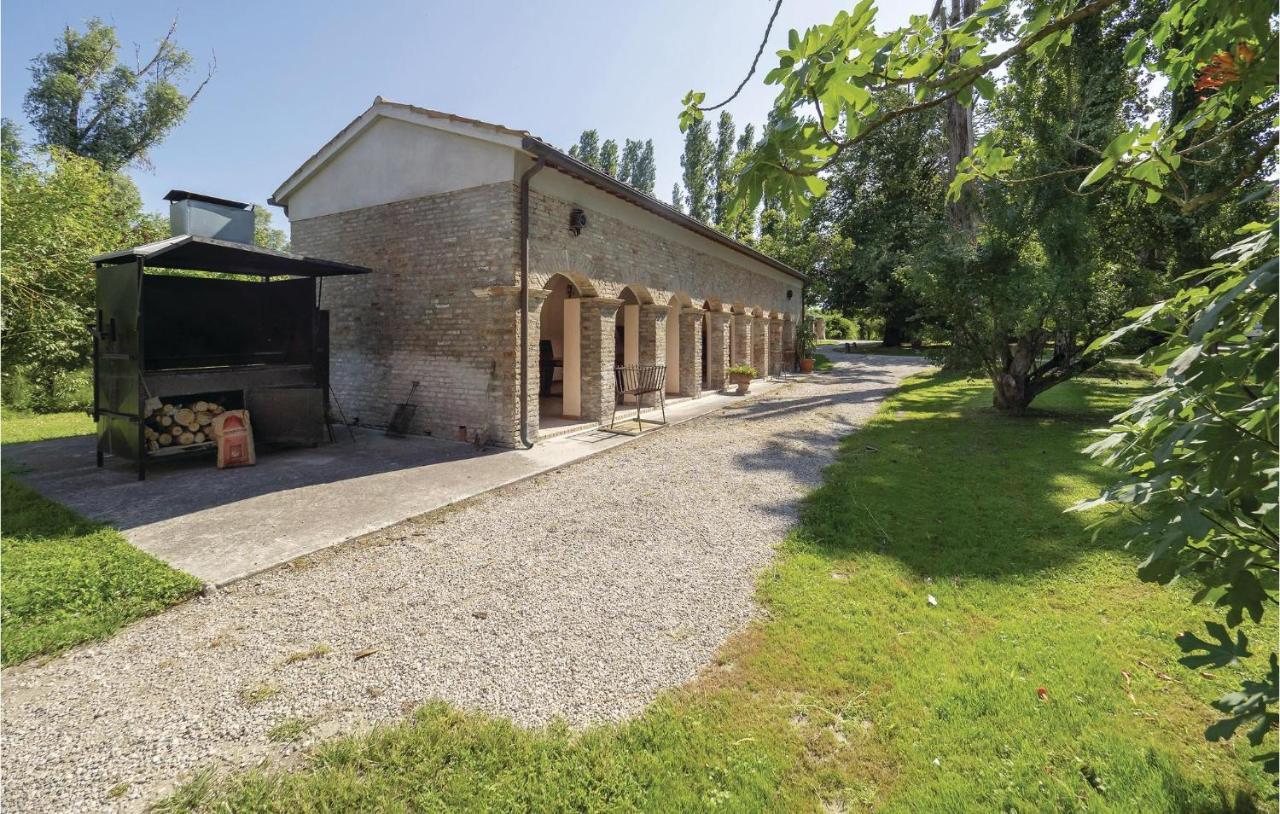 2 Bedroom Awesome Home In Taglio Di Po Ro Porto Viro Εξωτερικό φωτογραφία