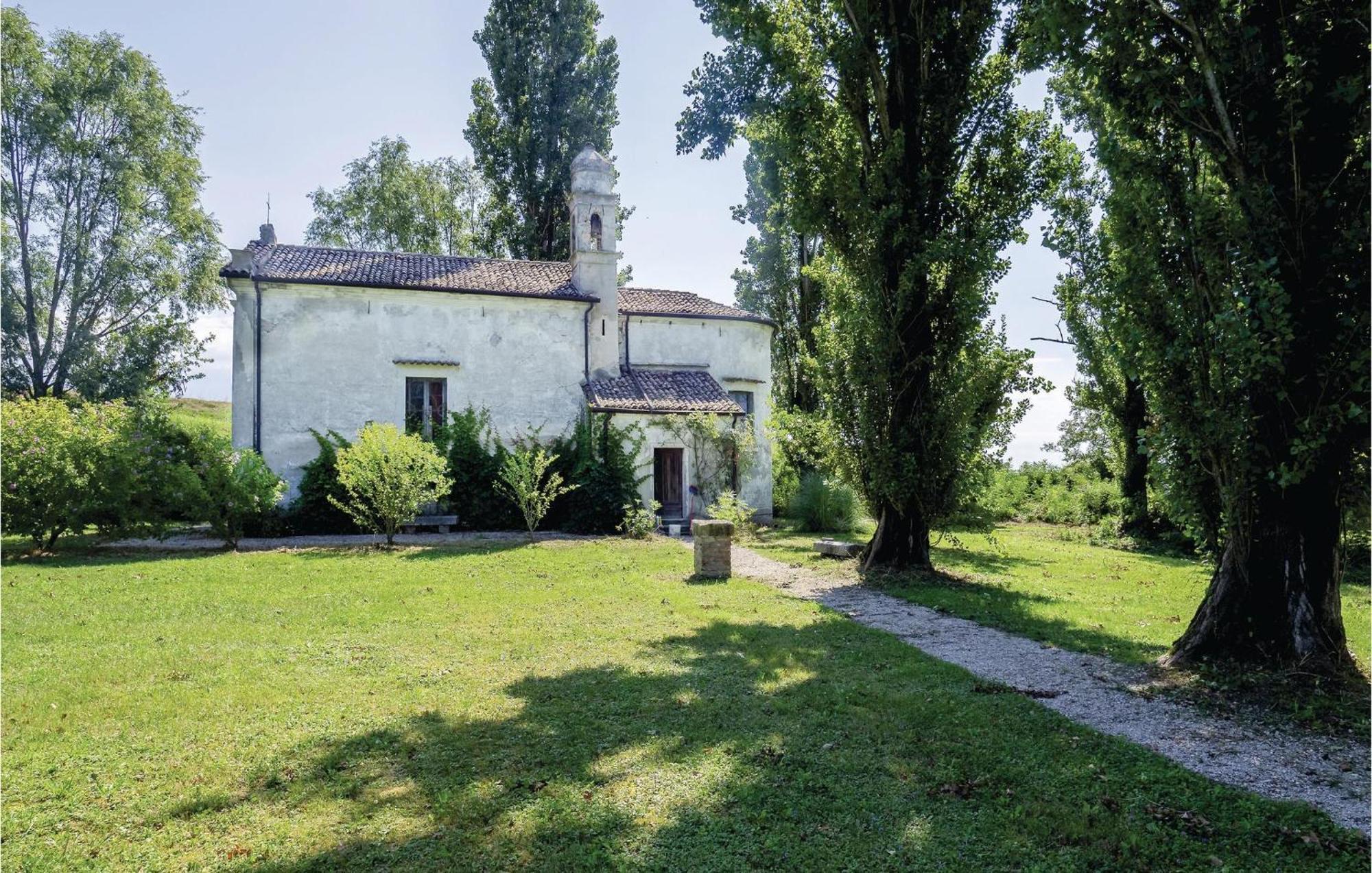 2 Bedroom Awesome Home In Taglio Di Po Ro Porto Viro Εξωτερικό φωτογραφία